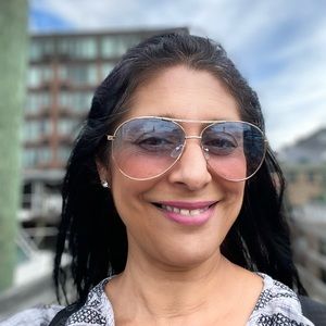 Meet your Posher, Ines